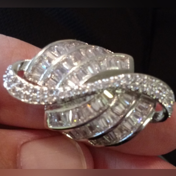 New cz. Statement sterling silver ring - Picture 4 of 11